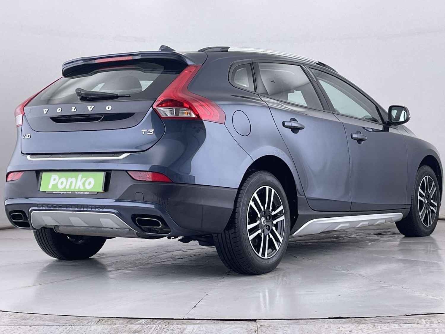 Used Volvo V40 2016 for sale - 77200714: Photo 5