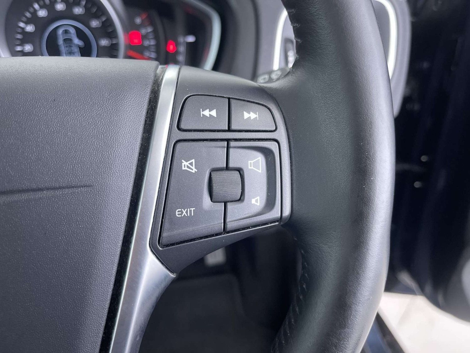 Used Volvo V40 2016 for sale - 77200714: Photo 50