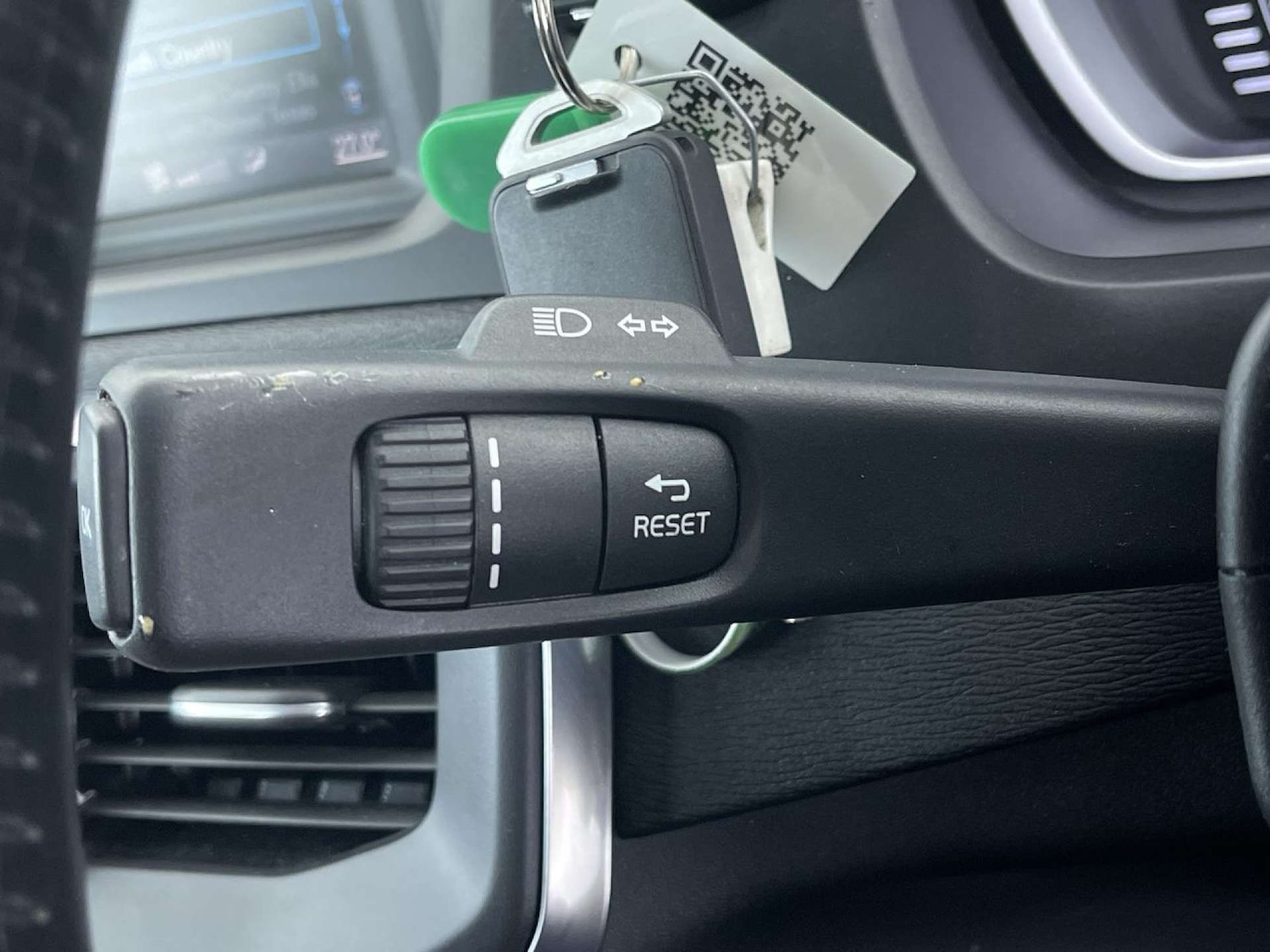 Used Volvo V40 2016 for sale - 77200714: Photo 51