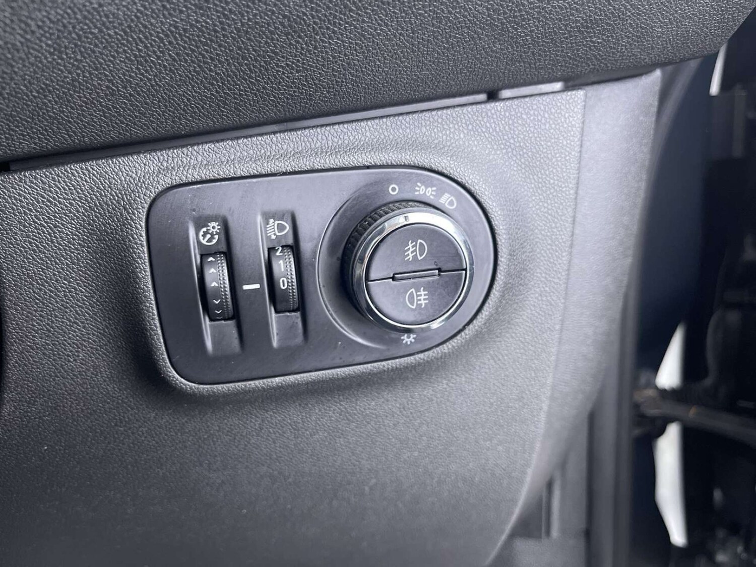 Used Vauxhall Corsa 2015 for sale - 76544312: Photo 48