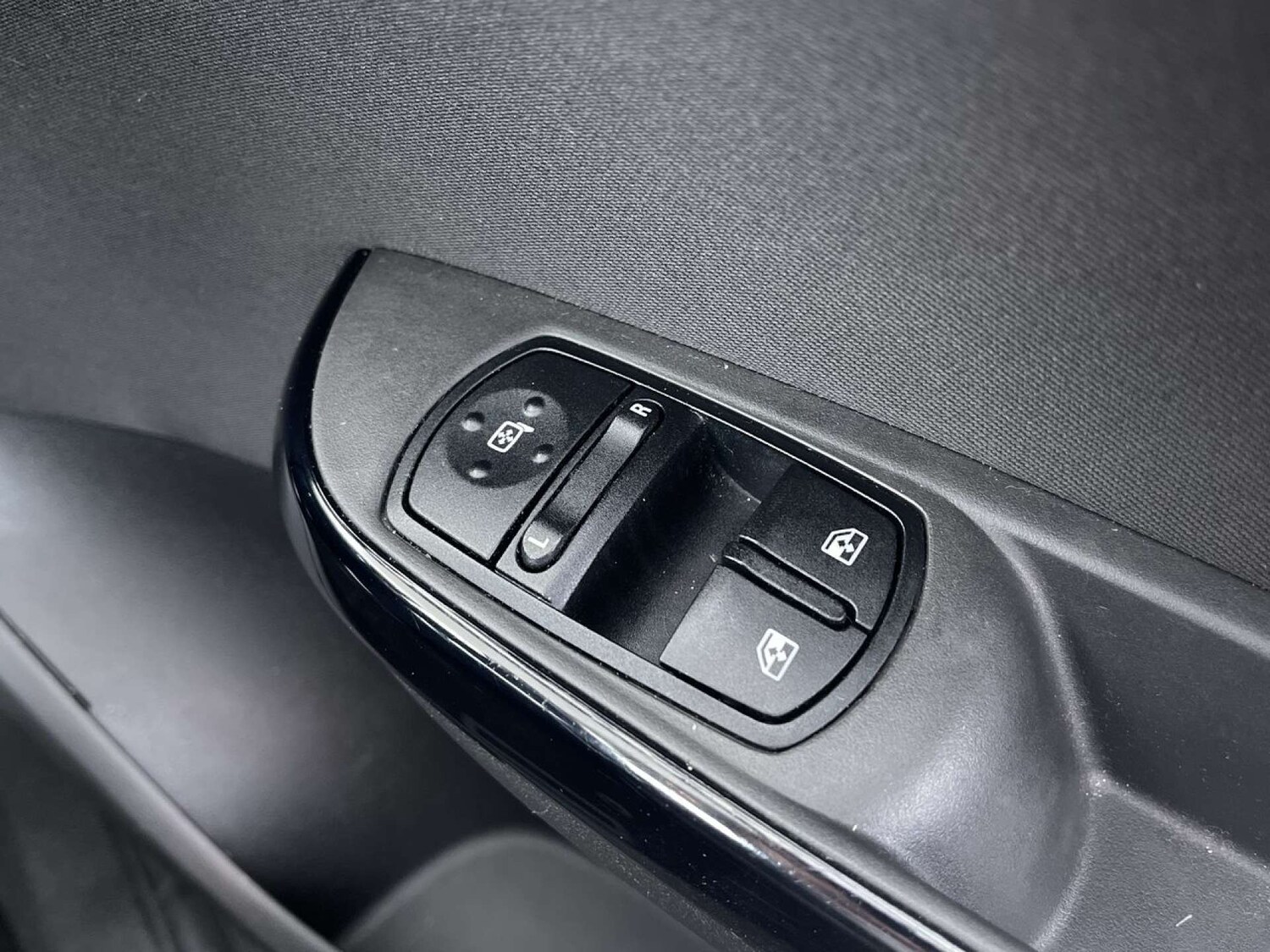 Used Vauxhall Corsa 2015 for sale - 76544312: Photo 49