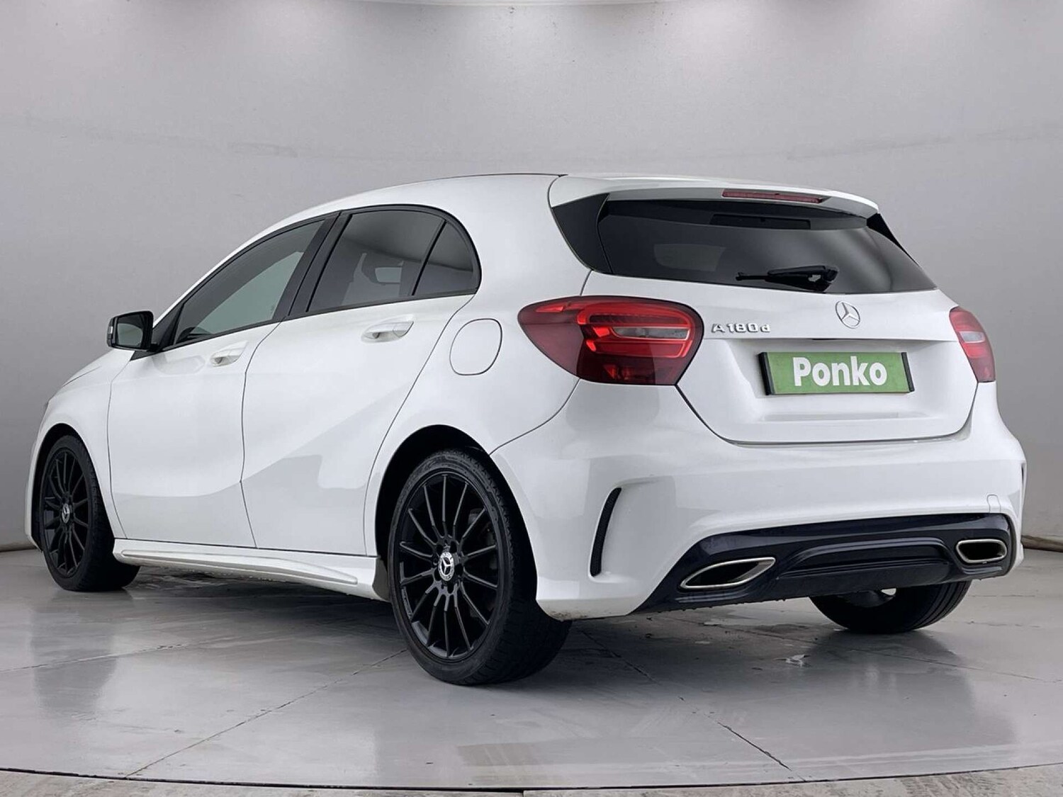 Used Mercedes-Benz A-Class 2017 for sale - 76481381: Photo 3