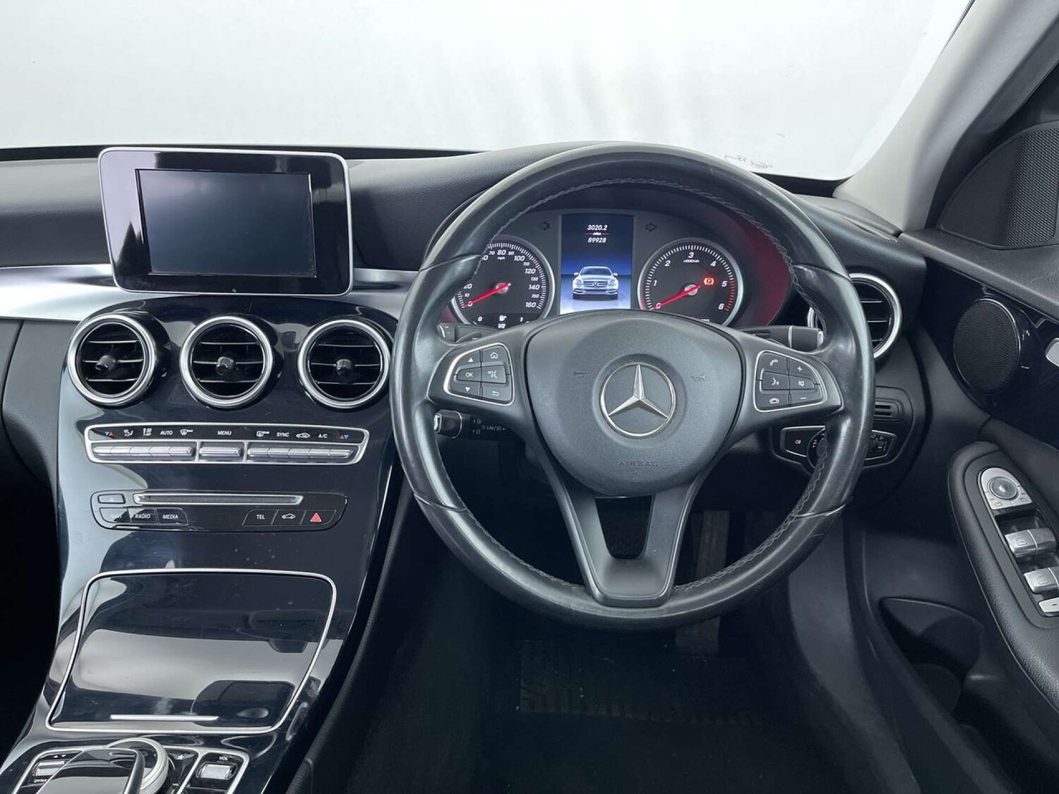 Used Mercedes-Benz C Class 2016 for sale - 76038508: Photo 32