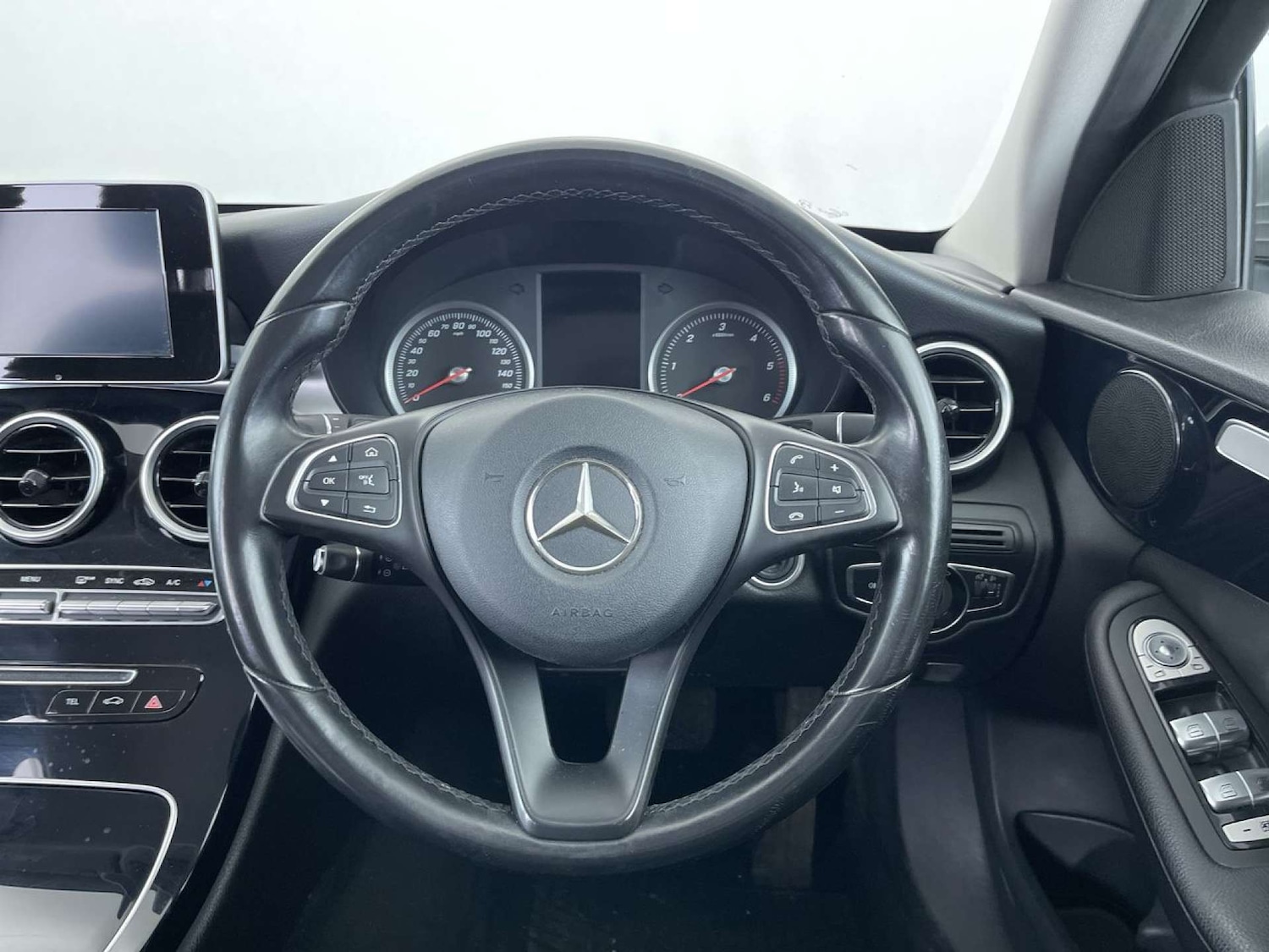 Used Mercedes-Benz C Class 2016 for sale - 76038508: Photo 33