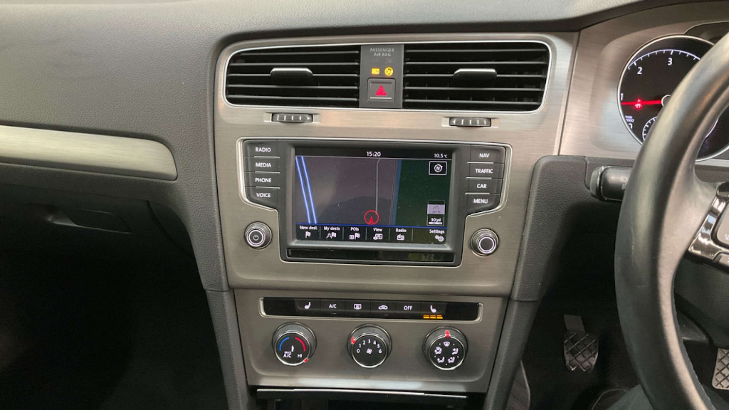 Used Volkswagen Golf 2017 for sale - 77667830: Photo 11