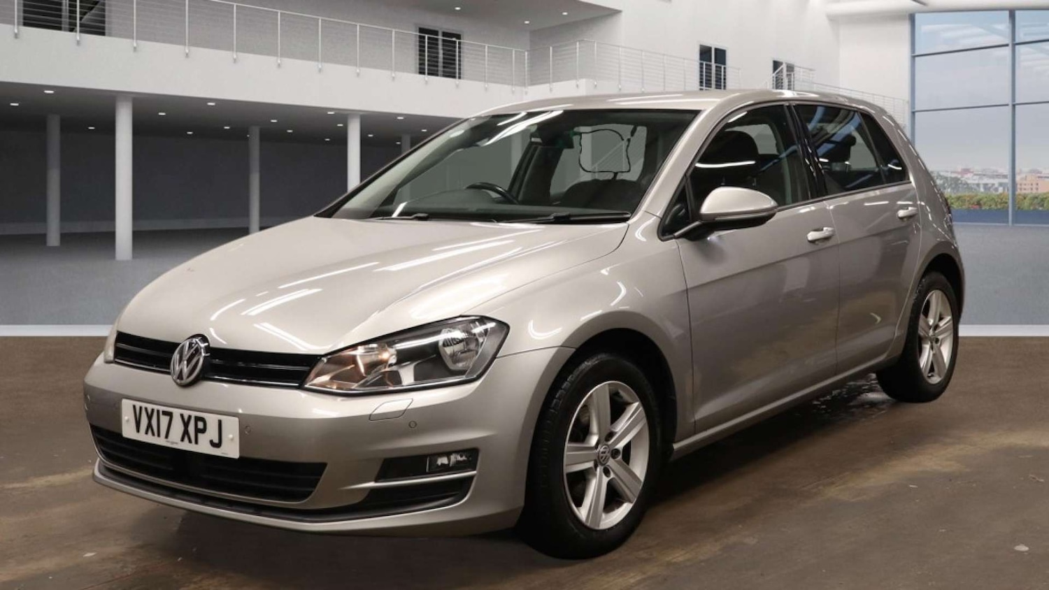 Used Volkswagen Golf 2017 for sale - 77667830: Photo 2