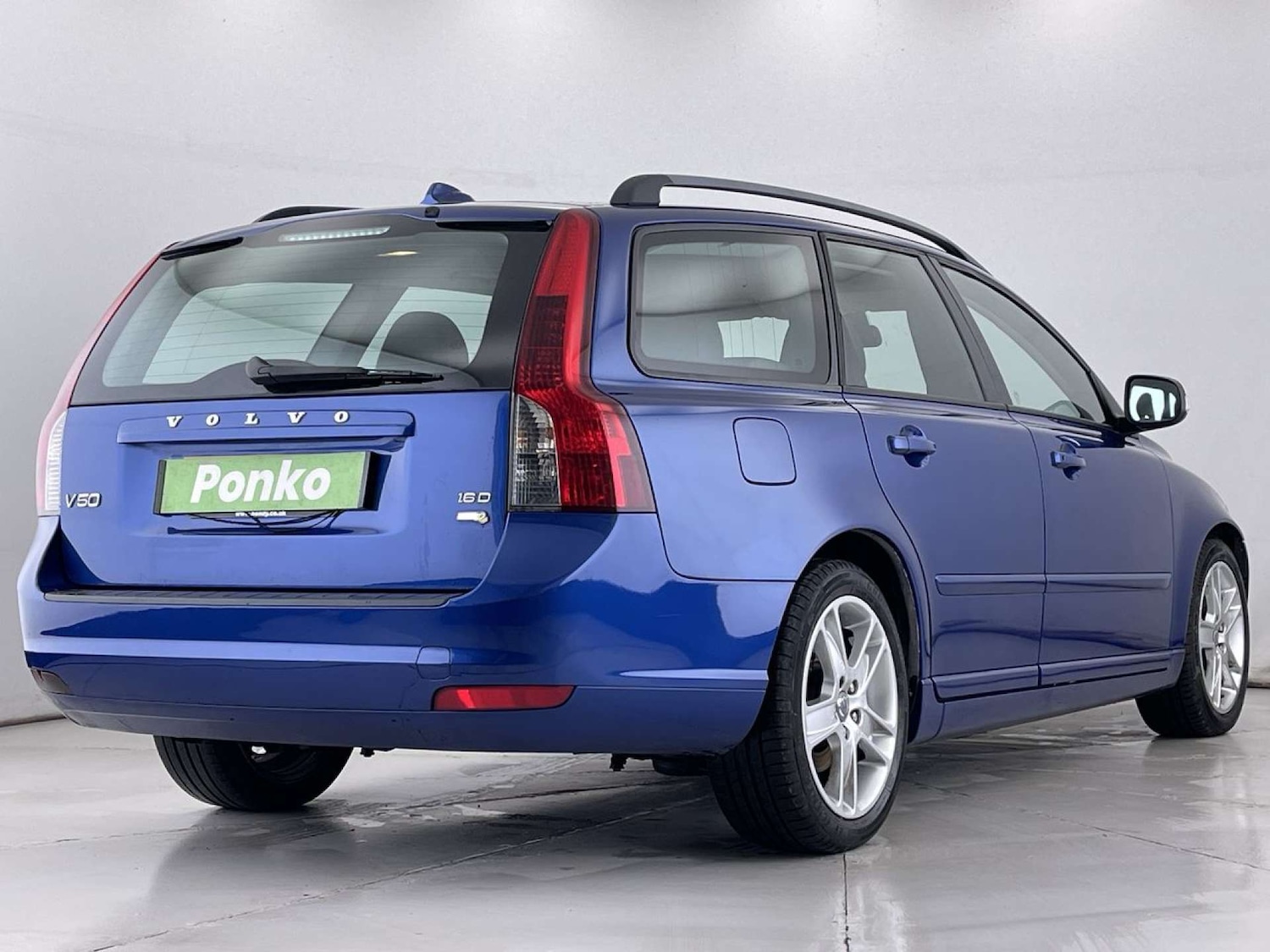 Used Volvo V50 2009 for sale - 76402711: Photo 5