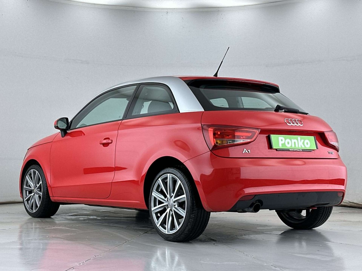 Used Audi A1 2011 for sale - 77609410: Photo 3