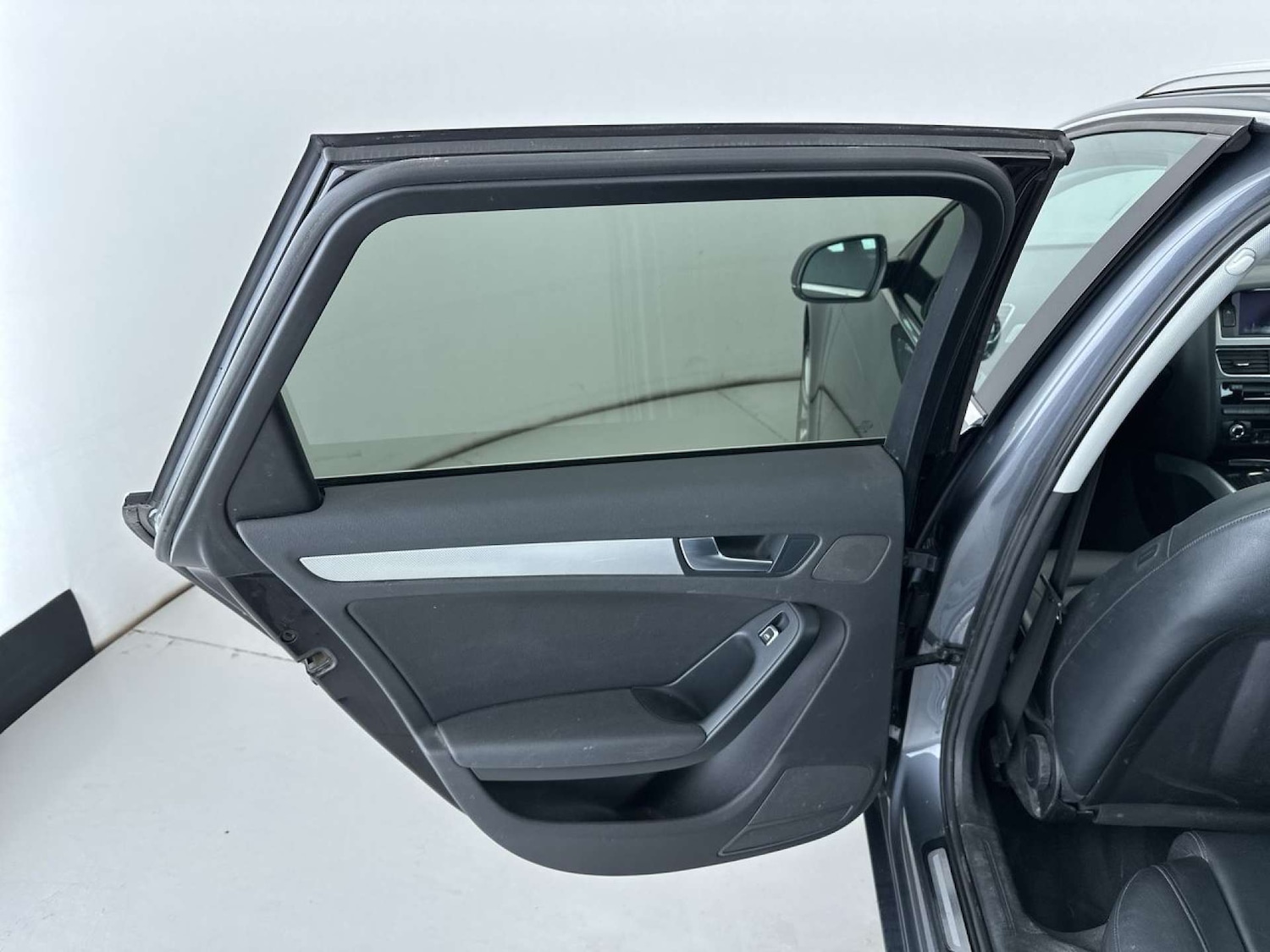 Used Audi A4 2014 for sale - 77494227: Photo 28