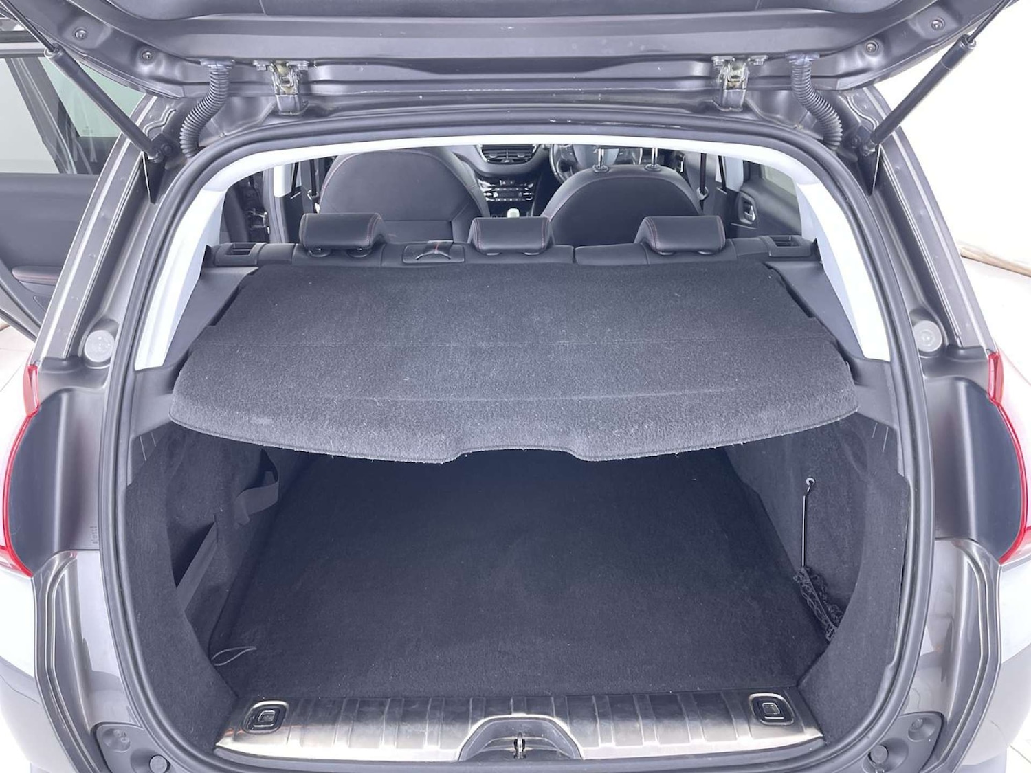 Used Peugeot 2008 2017 for sale - 77437450: Photo 10