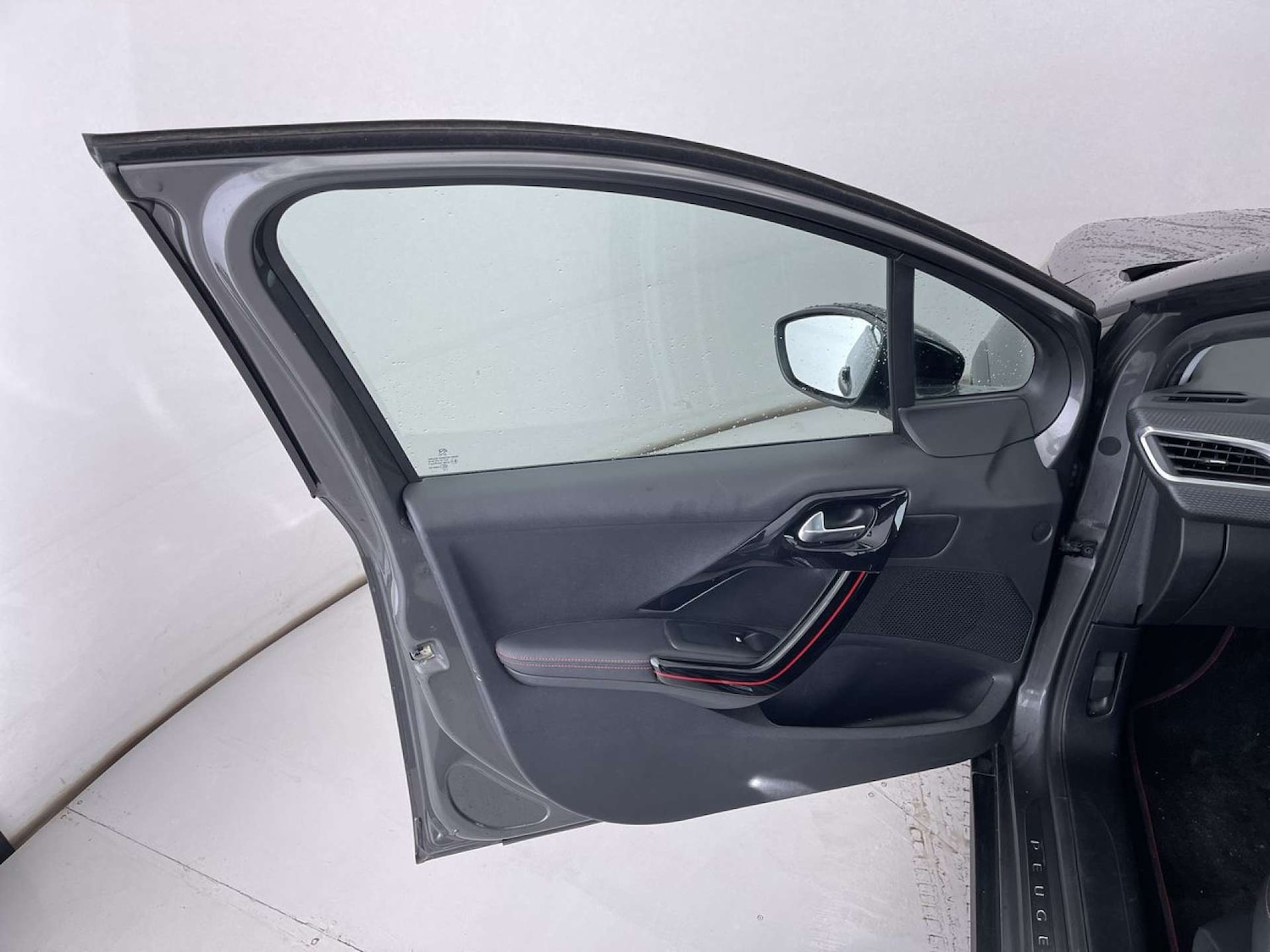 Used Peugeot 2008 2017 for sale - 77437450: Photo 27