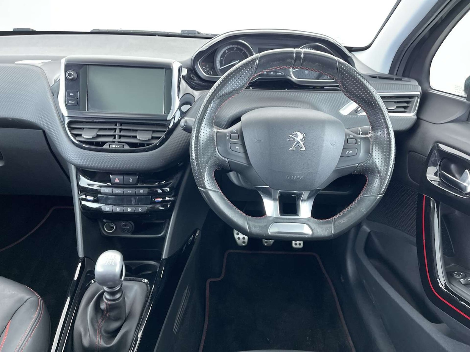 Used Peugeot 2008 2017 for sale - 77437450: Photo 35