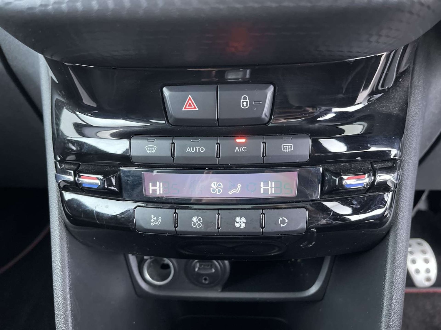 Used Peugeot 2008 2017 for sale - 77437450: Photo 45