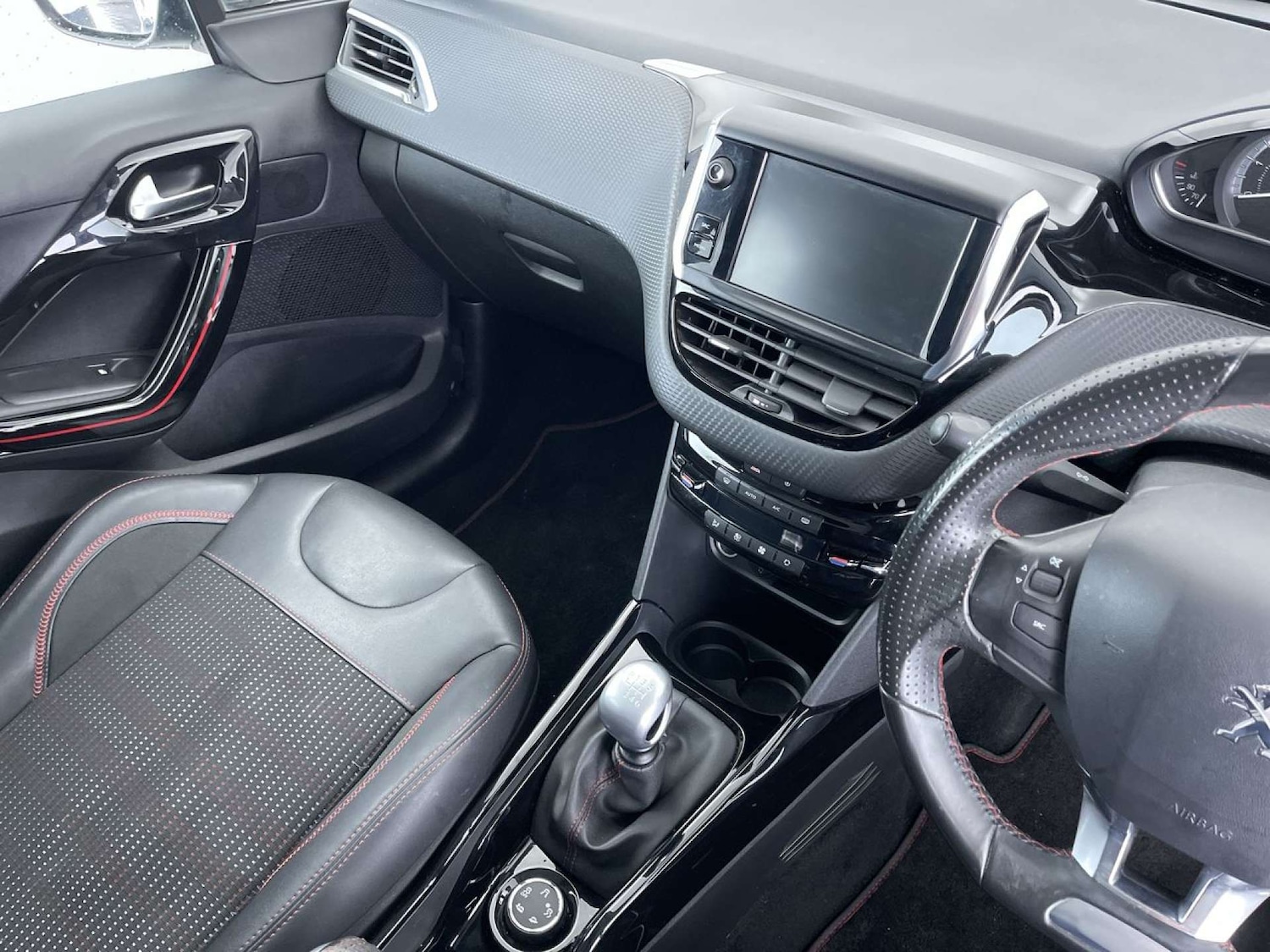 Used Peugeot 2008 2017 for sale - 77437450: Photo 46