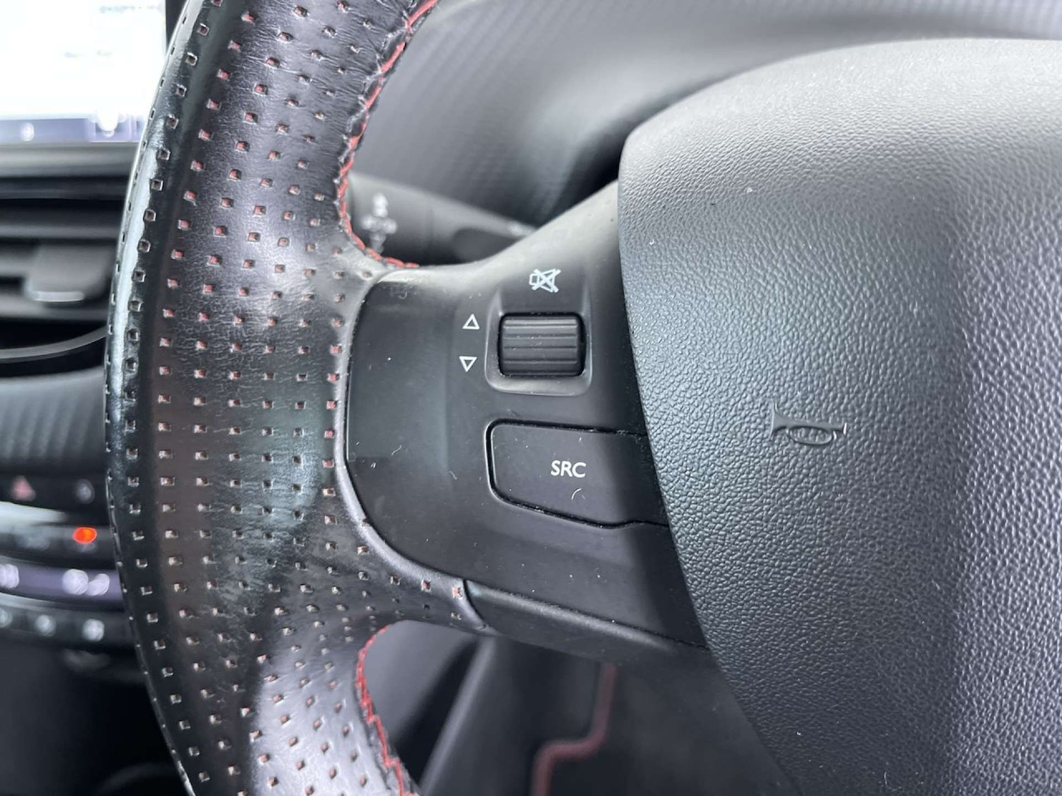 Used Peugeot 2008 2017 for sale - 77437450: Photo 53