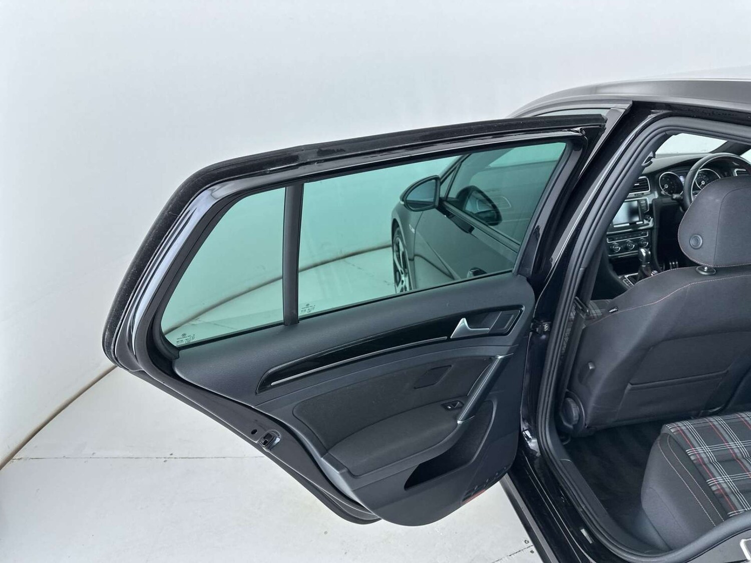 Used Volkswagen Golf 2016 for sale - 77591948: Photo 28