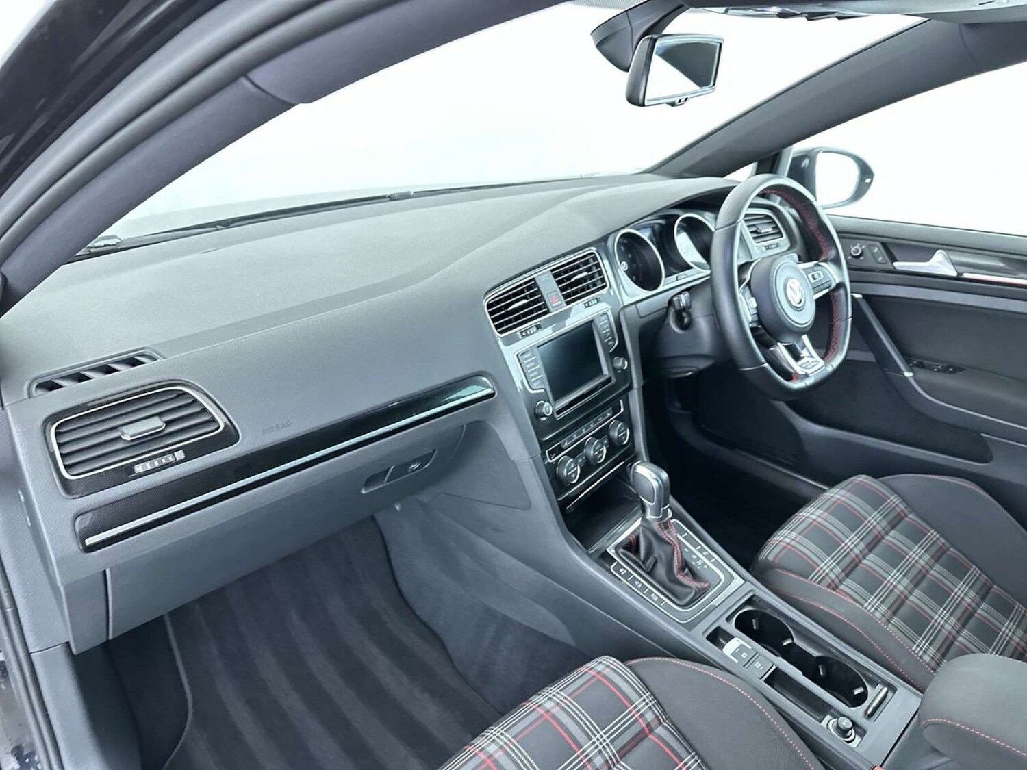 Used Volkswagen Golf 2016 for sale - 77591948: Photo 32