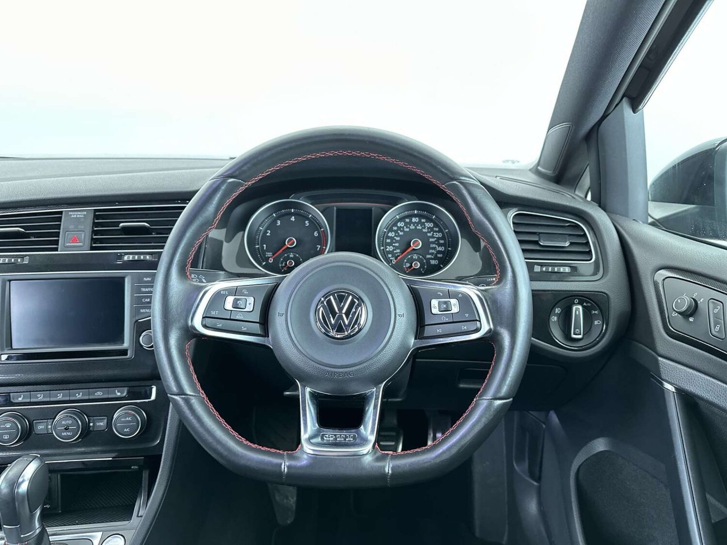 Used Volkswagen Golf 2016 for sale - 77591948: Photo 36