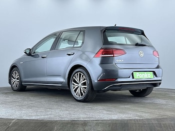 Used Volkswagen Golf 2018 for sale - 78950774: Photo