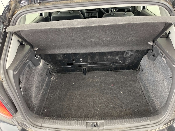 Used Volkswagen Polo 2010 for sale - 76340743: Photo 7