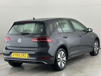 Used Volkswagen Golf 2019 for sale - 77420230: Photo