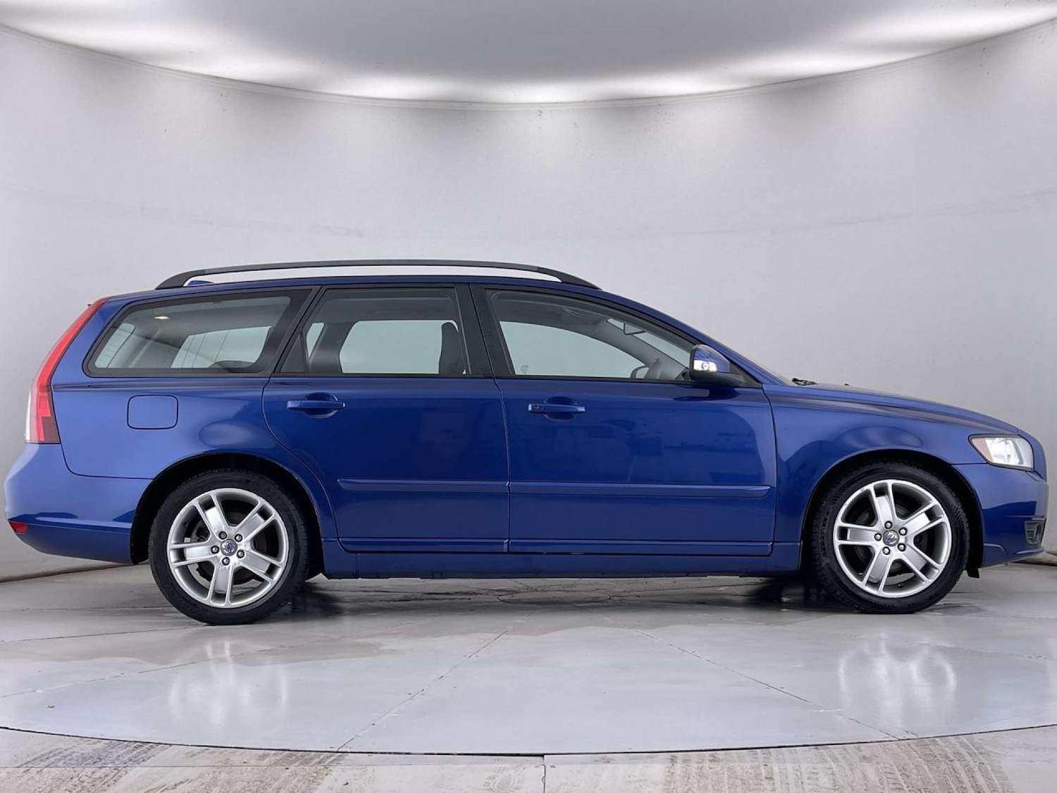 Used Volvo V50 2009 for sale - 76767901: Photo 15