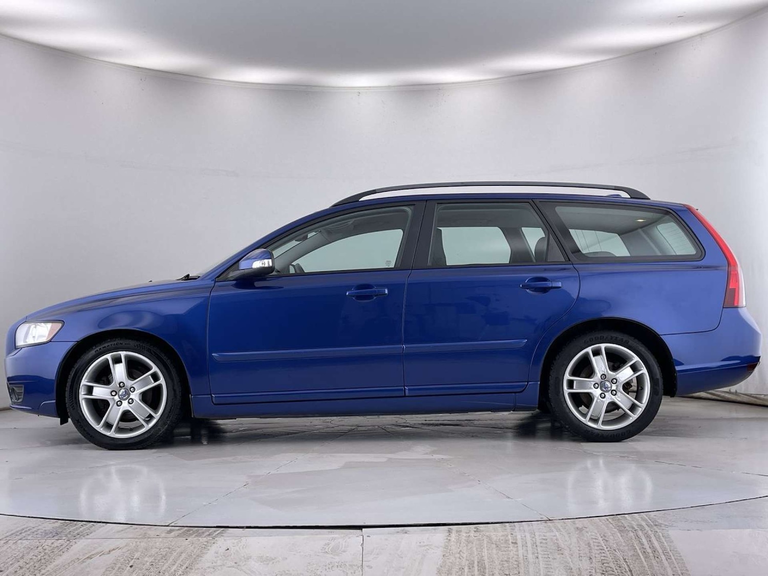 Used Volvo V50 2009 for sale - 76767901: Photo 16