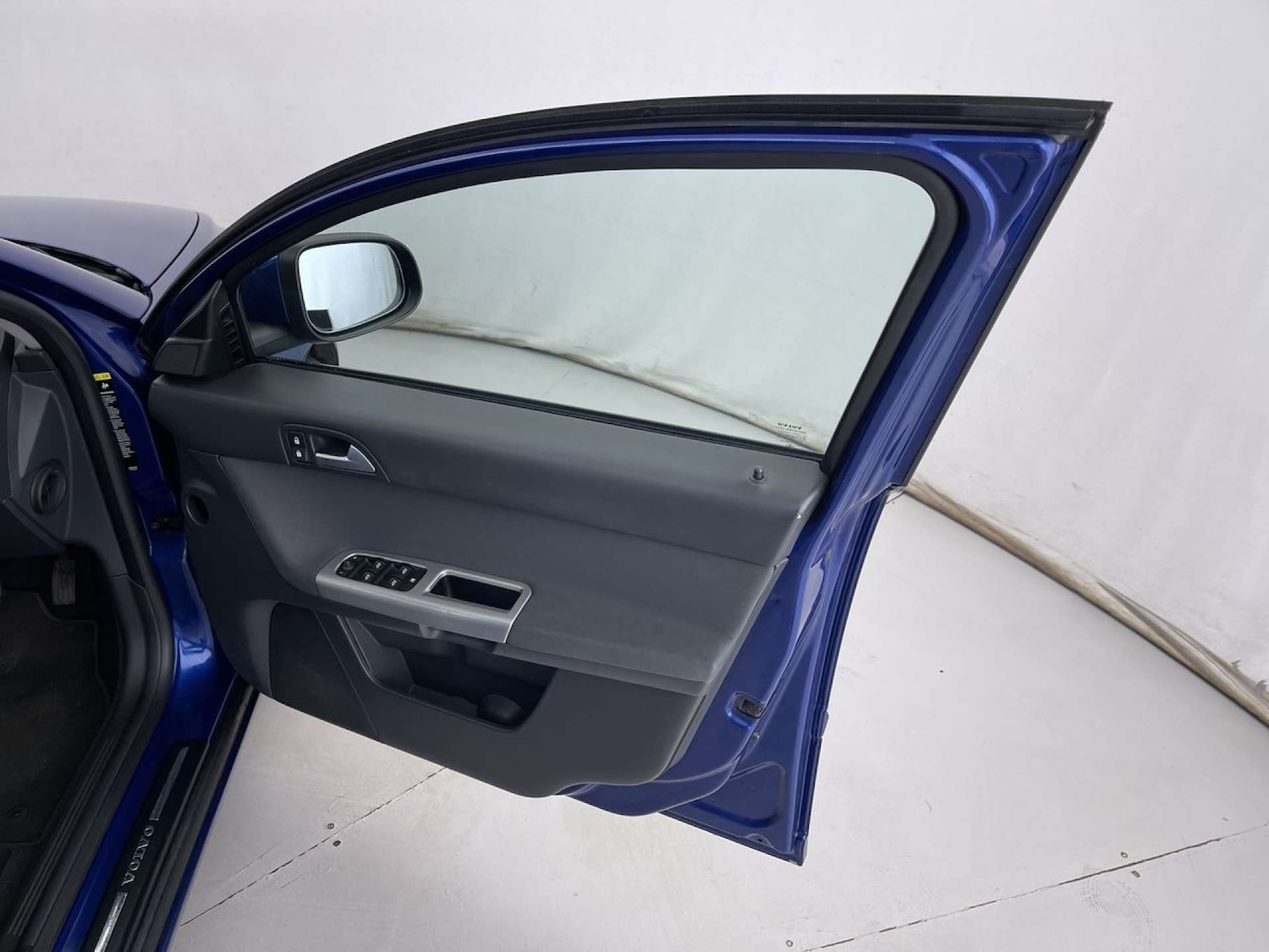 Used Volvo V50 2009 for sale - 76767901: Photo 29