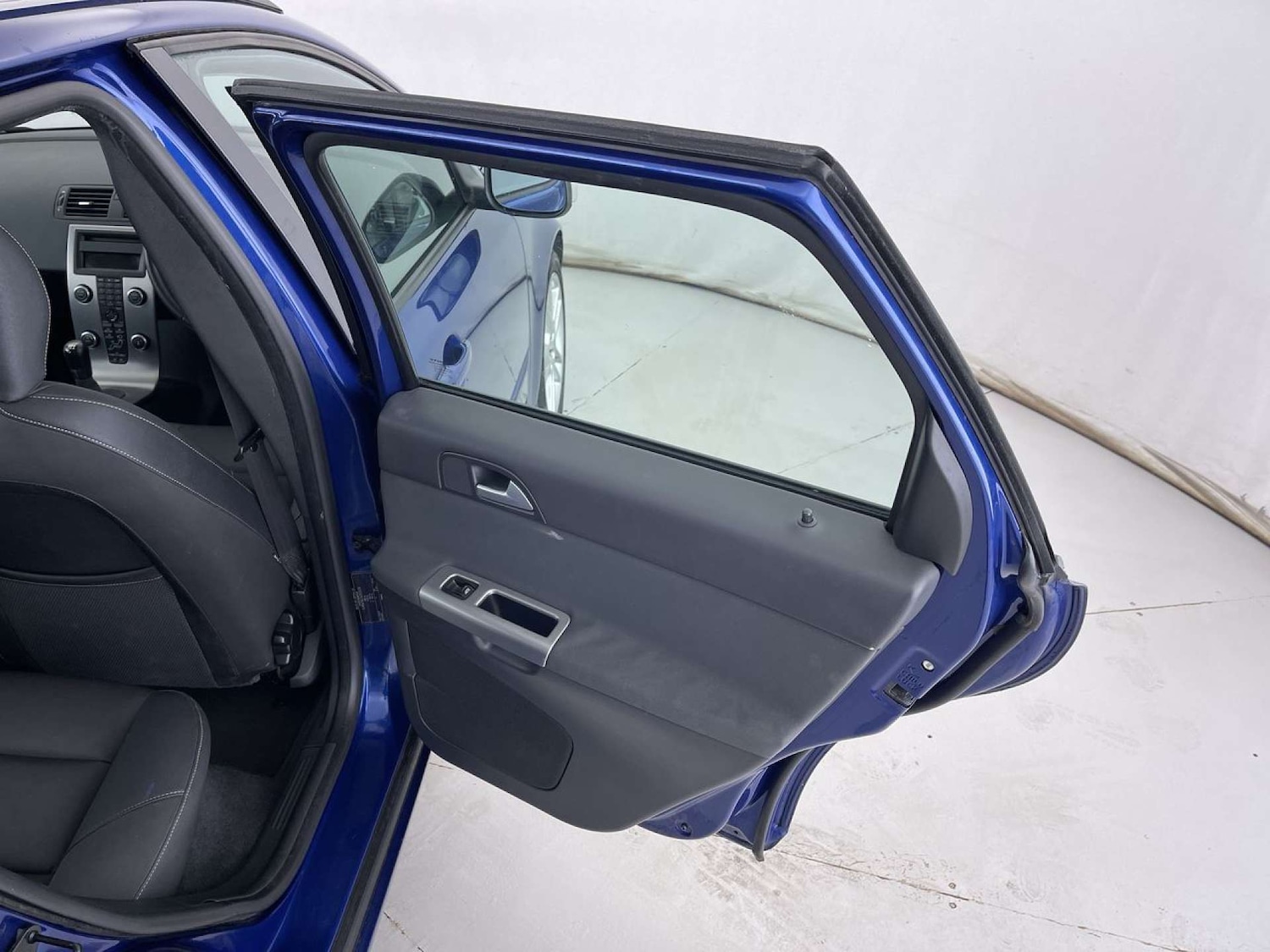 Used Volvo V50 2009 for sale - 76767901: Photo 30