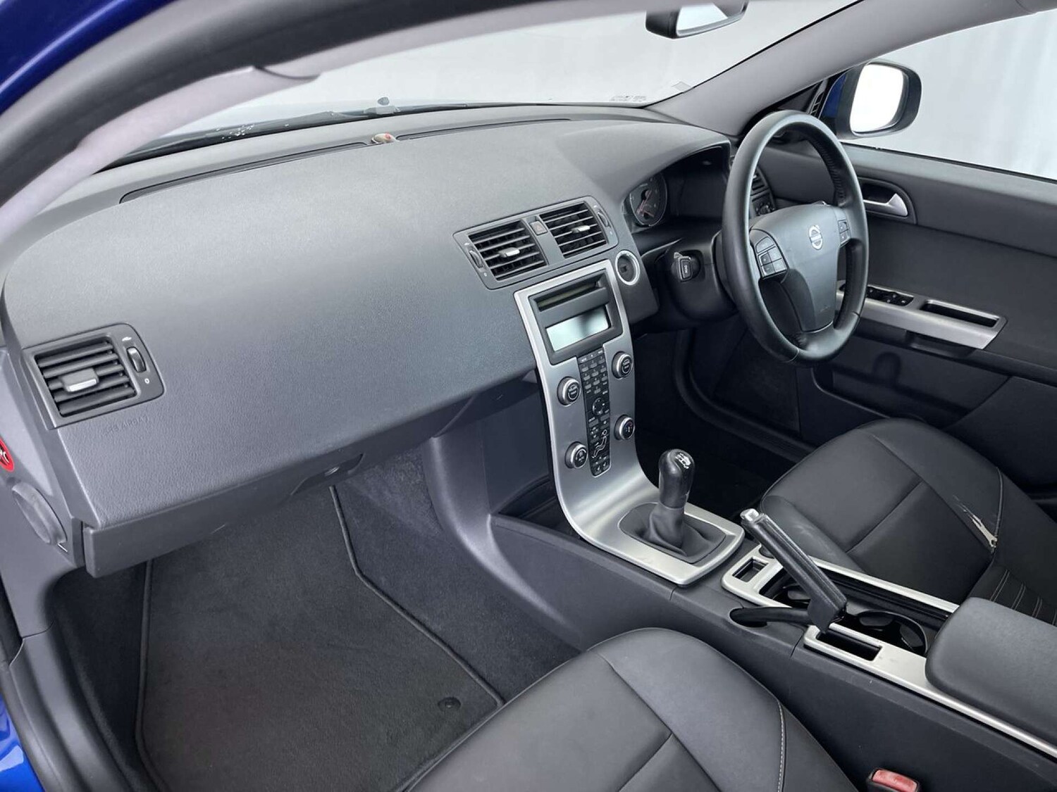 Used Volvo V50 2009 for sale - 76767901: Photo 32