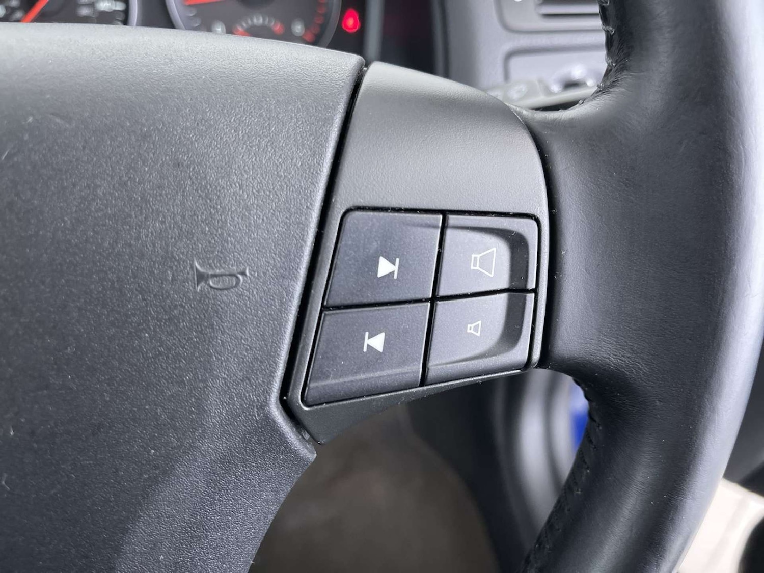 Used Volvo V50 2009 for sale - 76767901: Photo 50