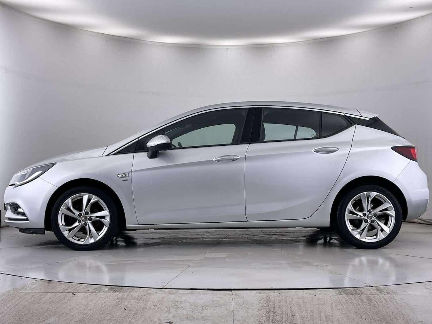 Used Vauxhall Astra 2017 for sale - 76385767: Photo 16