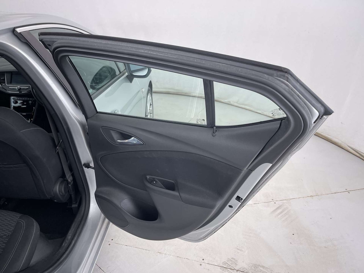 Used Vauxhall Astra 2017 for sale - 76385767: Photo 30