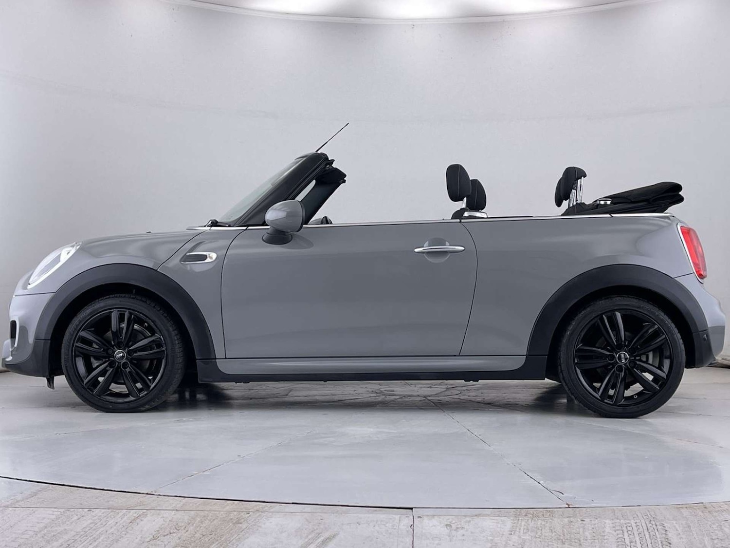 Used MINI Convertible 2017 for sale - 77639556: Photo 16