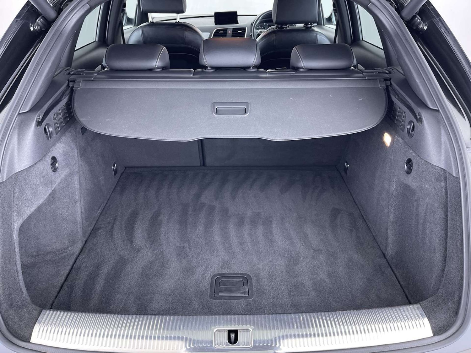 Used Audi Q3 2015 for sale - 76829955: Photo 10