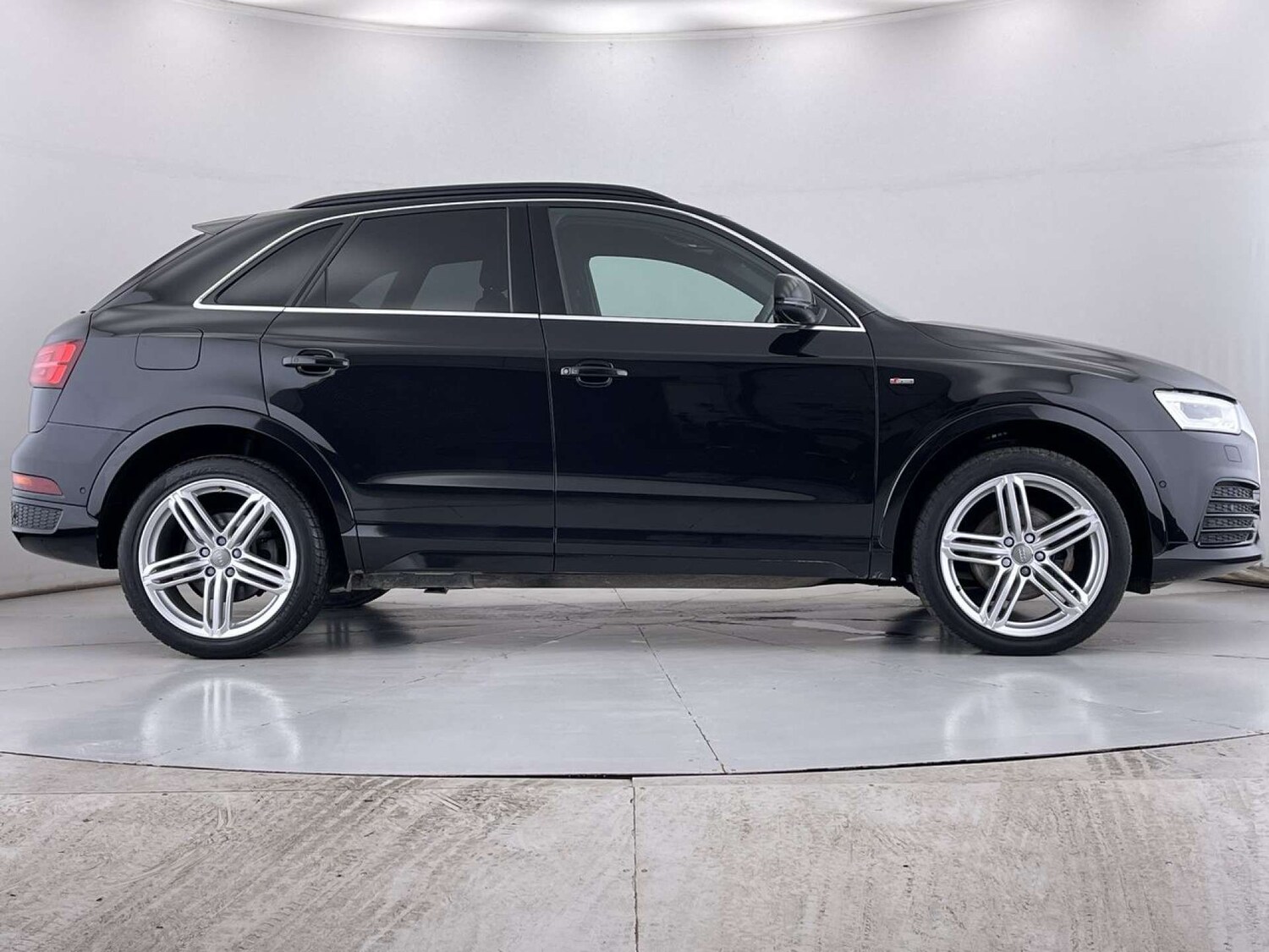 Used Audi Q3 2015 for sale - 76829955: Photo 15