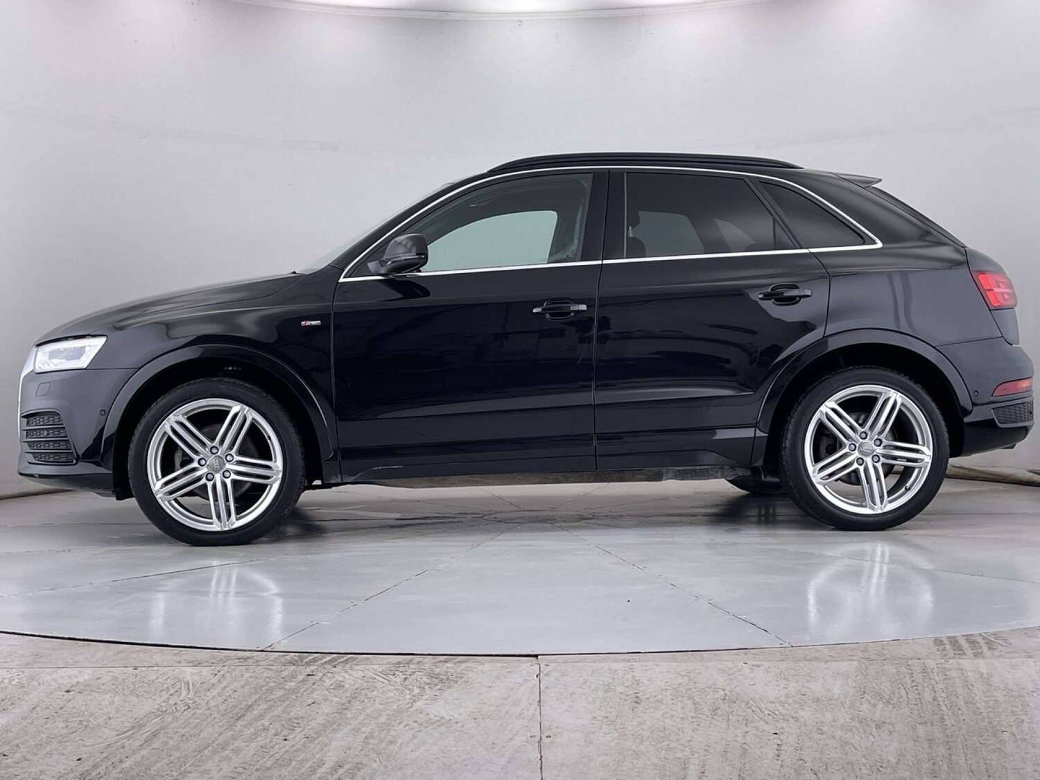 Used Audi Q3 2015 for sale - 76829955: Photo 16
