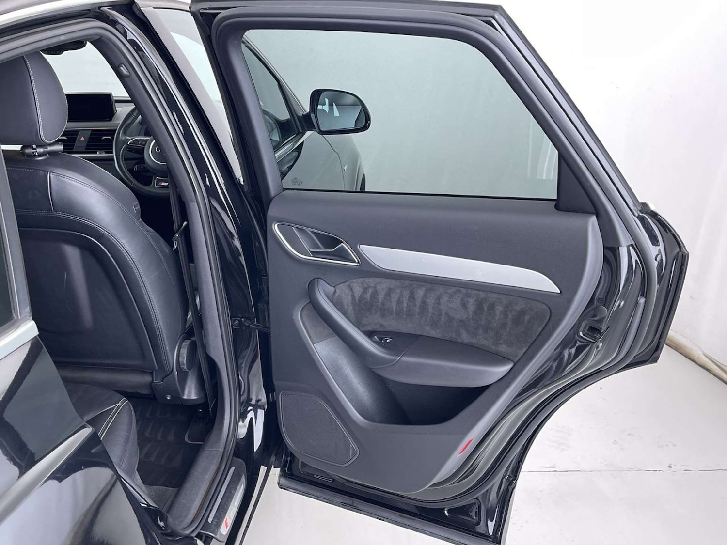 Used Audi Q3 2015 for sale - 76829955: Photo 30