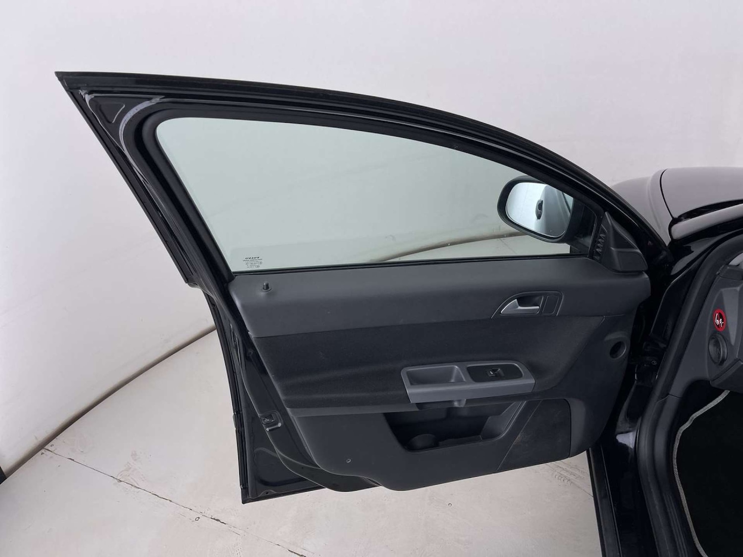 Used Volvo S40 2010 for sale - 76412603: Photo 27