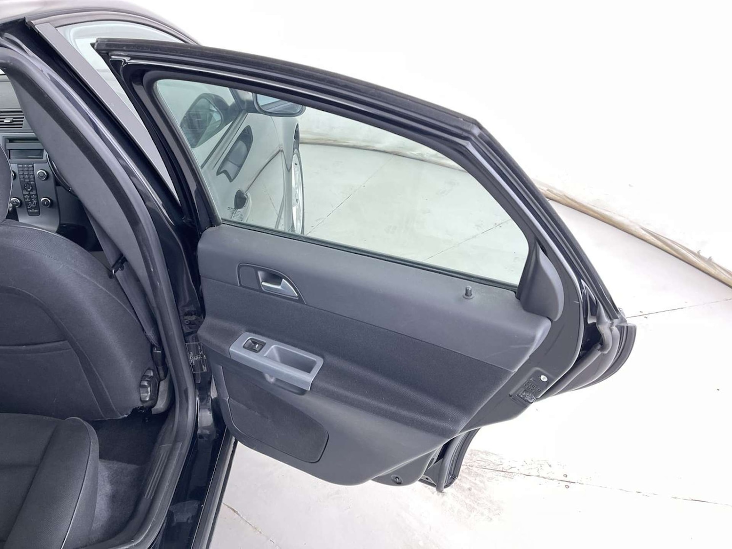 Used Volvo S40 2010 for sale - 76412603: Photo 30