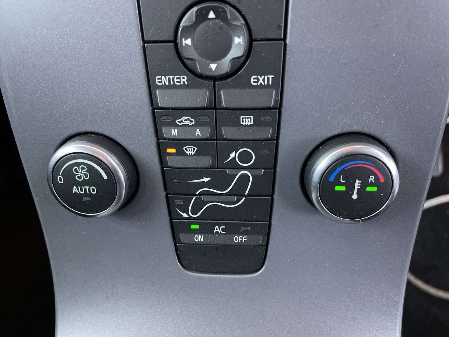 Used Volvo S40 2010 for sale - 76412603: Photo 43