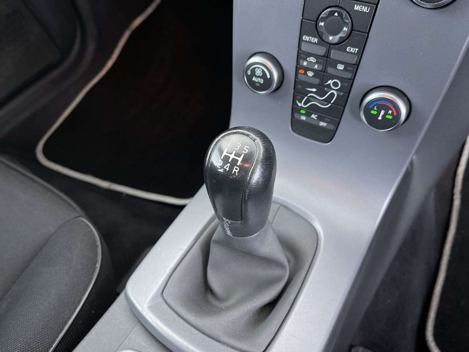 Used Volvo S40 2010 for sale - 76412603: Photo 45