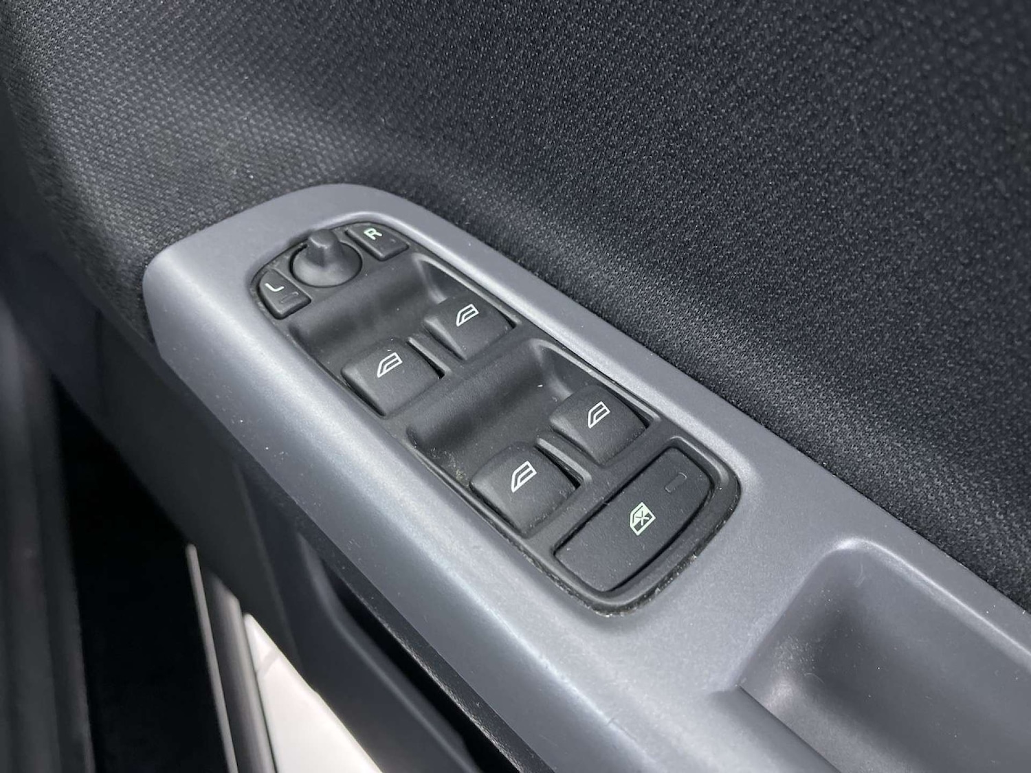 Used Volvo S40 2010 for sale - 76412603: Photo 48