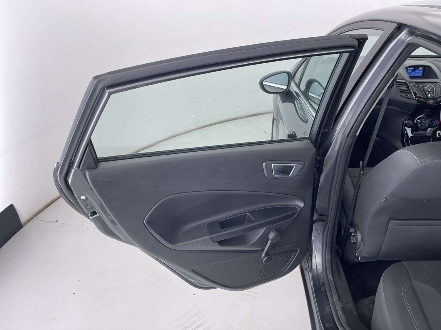 Used Ford Fiesta 2016 for sale - 76206197: Photo 28