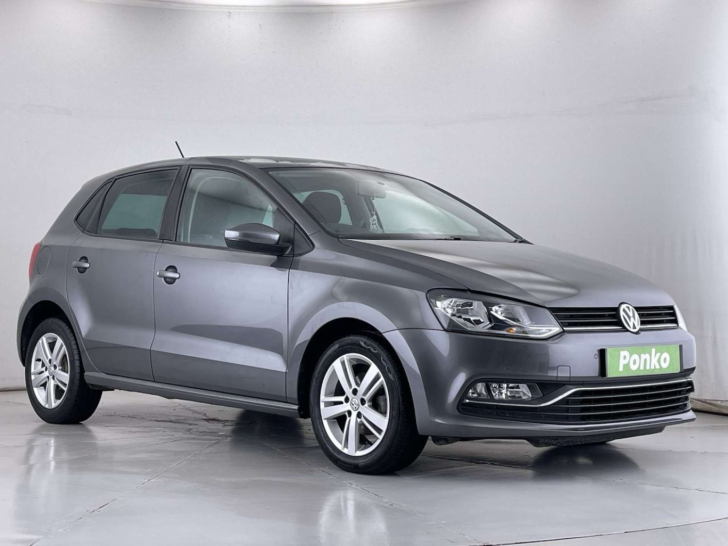 Used Volkswagen Polo 2017 for sale - 76402705: Photo 1