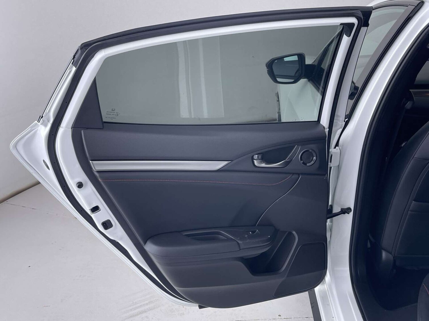 Used Honda Civic 2018 for sale - 76884364: Photo 28