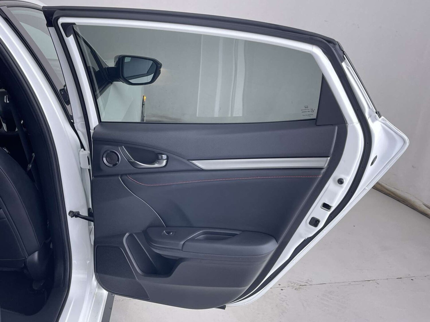 Used Honda Civic 2018 for sale - 76884364: Photo 30