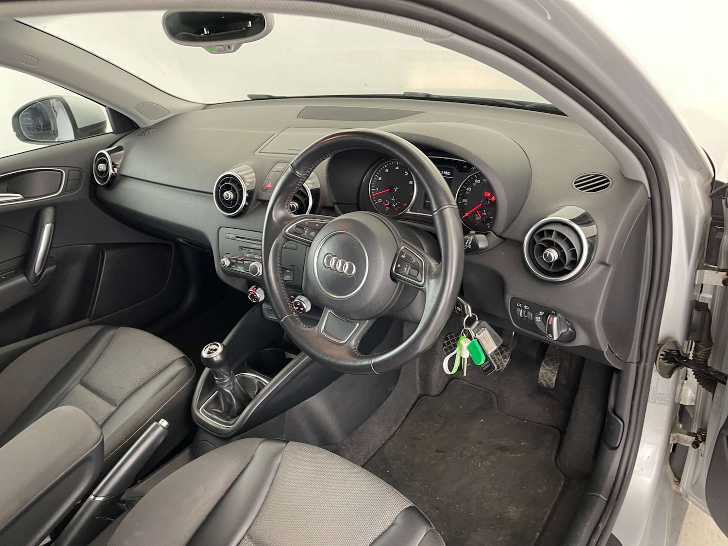 Used Audi A1 2011 for sale - 77328583: Photo 11