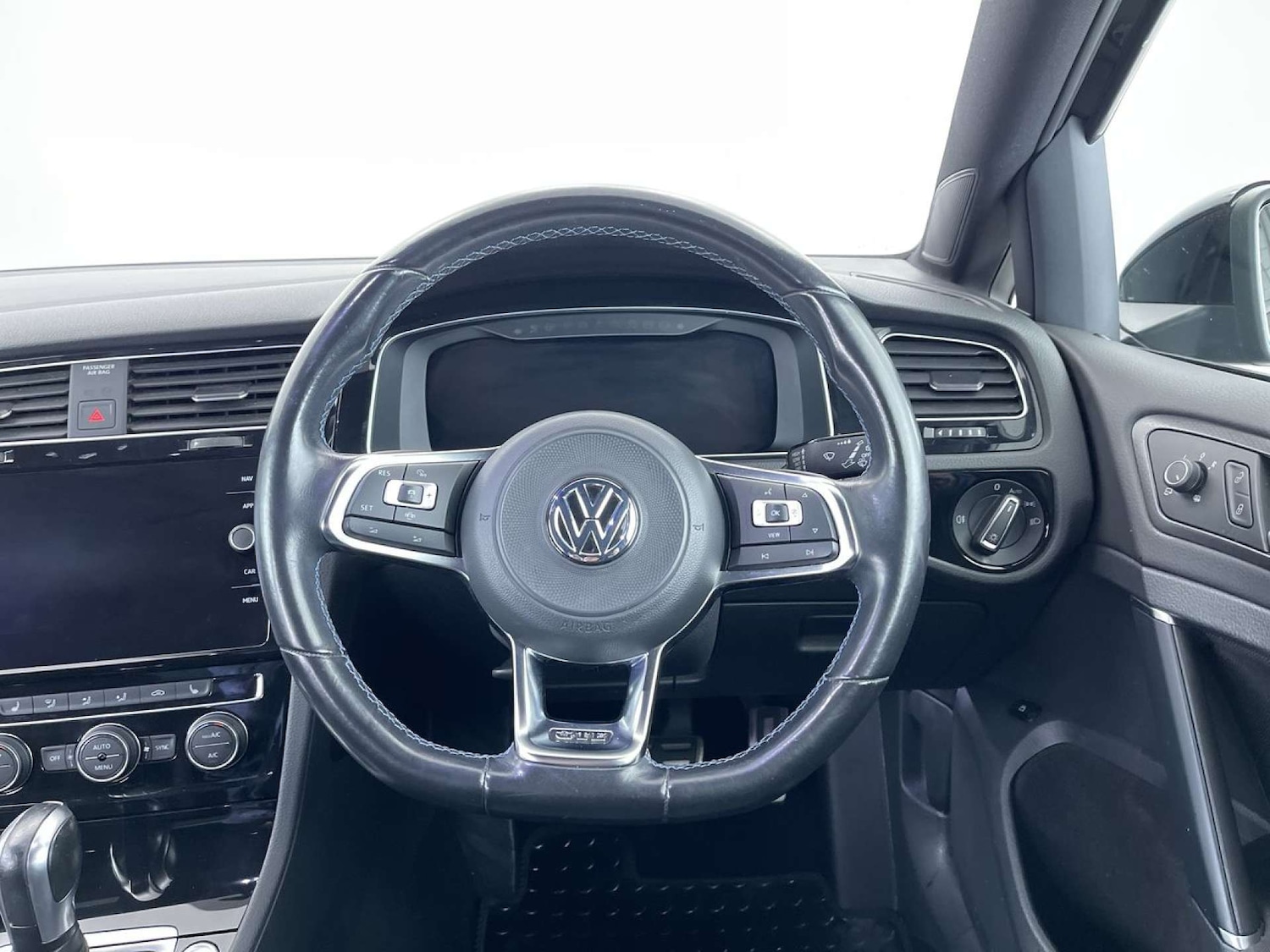 Used Volkswagen Golf 2020 for sale - 77337021: Photo 36