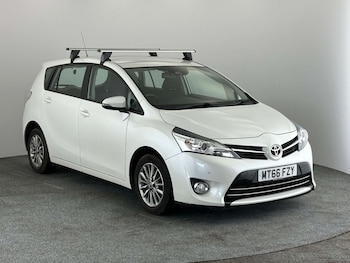 Used Toyota Verso 2017 for sale - 78596107: Photo